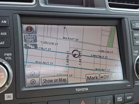 Used 2012 Toyota Highlander Limited w/ Tow Pkg image 20