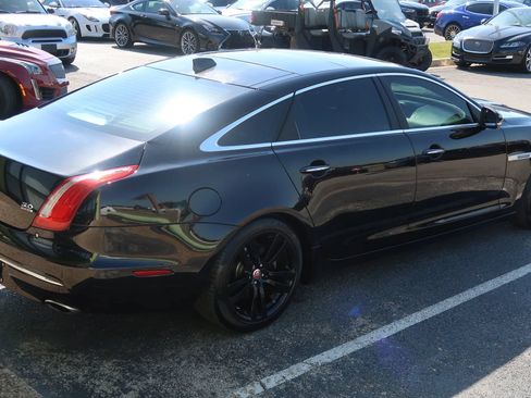 Used 2017 Jaguar XJ L Portfolio AWD/4WD image 13