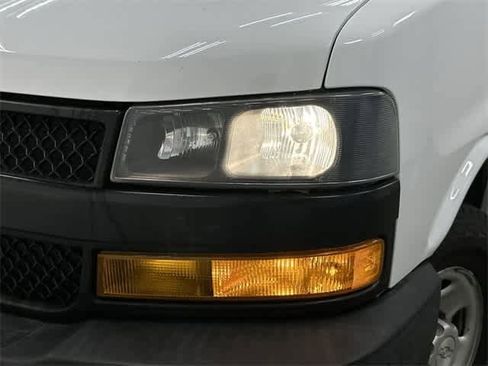 Used 2018 Chevrolet Express 2500 w/ Driver Convenience Package image 30