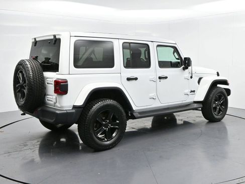 Used 2022 Jeep Wrangler Unlimited Sahara AWD/4WD image 7