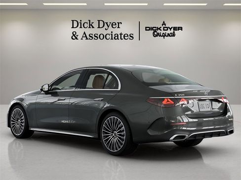 Used 2025 Mercedes-Benz E 350 Sedan image 18