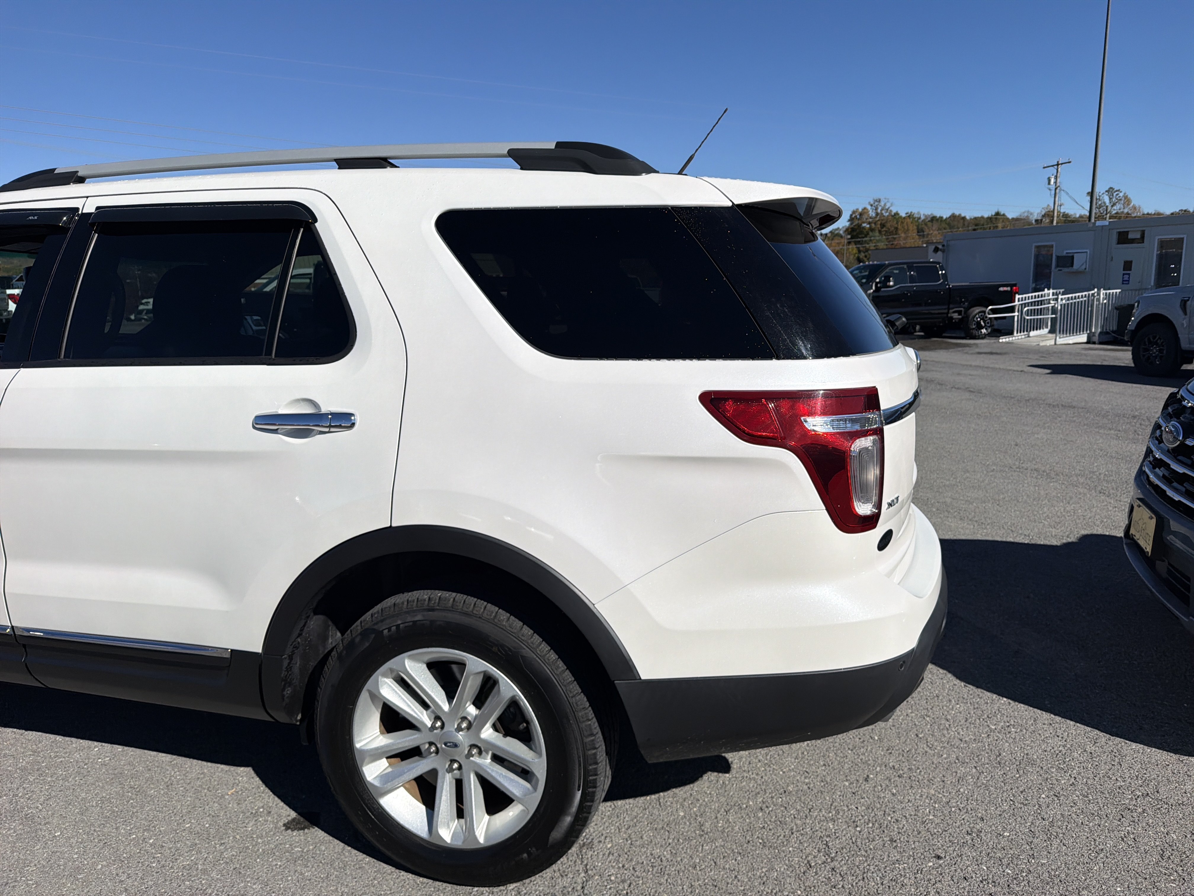 Used 2014 Ford Explorer XLT AWD/4WD image 7