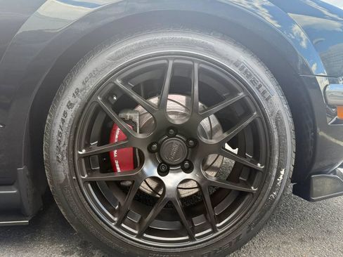 Used 2006 Ford Mustang Premium RWD image 40