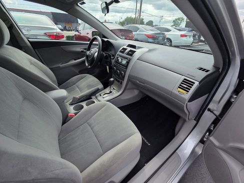 Used 2012 Toyota Corolla LE FWD image 18