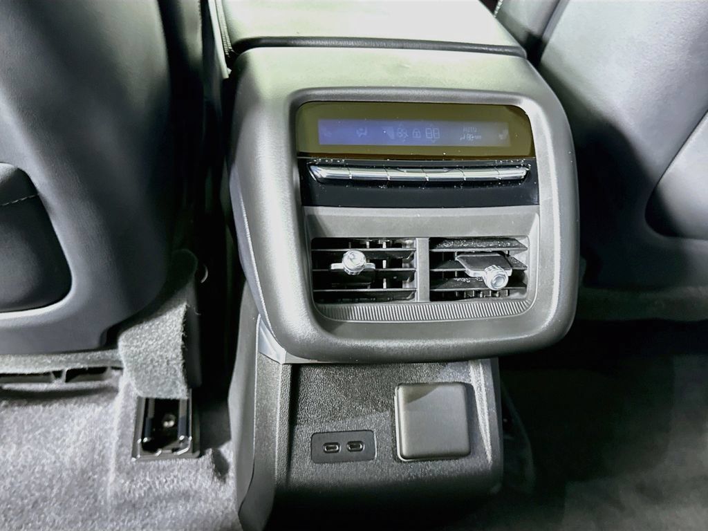 Used 2024 Cadillac Lyriq Sport AWD/4WD image 30