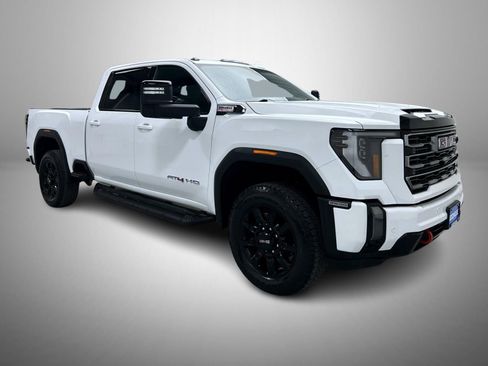 Used 2024 GMC Sierra 2500 AT4 w/ Technology Package image 3