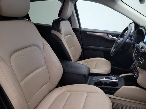 Used 2021 Ford Escape Titanium image 21