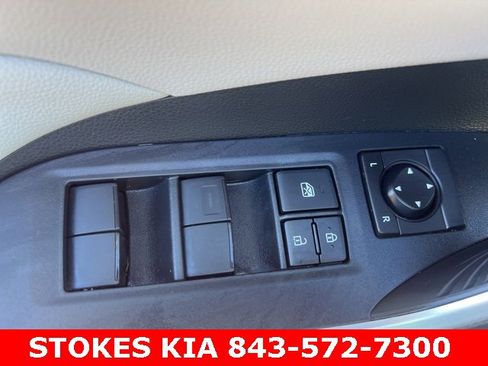 Used 2020 Toyota RAV4 XLE image 18