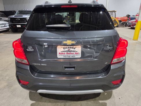 Used 2017 Chevrolet Trax LT w/ LT Convenience Package AWD/4WD image 9