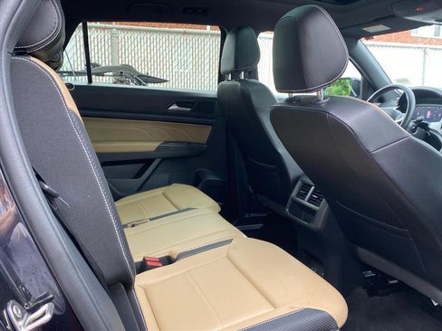 Used 2023 Volkswagen Atlas Cross Sport SE w/ Panoramic Sunroof Package AWD/4WD image 19