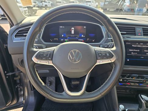 Used 2022 Volkswagen Tiguan SE AWD/4WD image 12