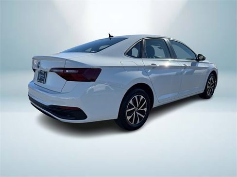 Certified 2022 Volkswagen Jetta S image 5