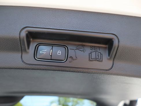 Used 2020 Ford Explorer XLT w/ Comfort Package AWD/4WD image 26