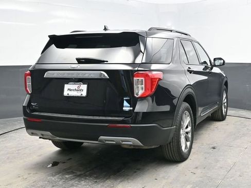 Used 2022 Ford Explorer XLT w/ Equipment Group 202A image 6