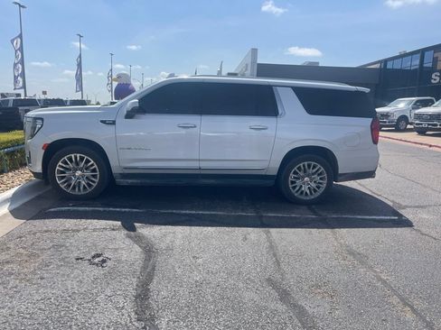 Used 2023 GMC Yukon XL Denali AWD/4WD image 4