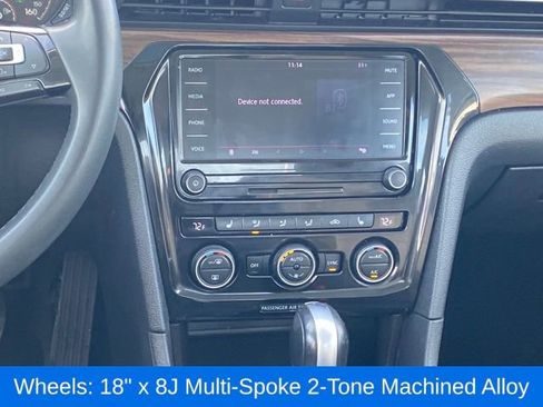 Used 2022 Volkswagen Passat 2.0T image 8