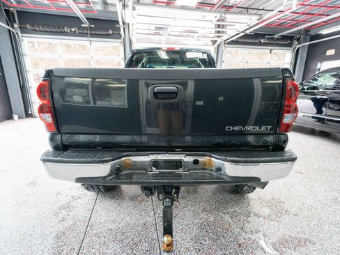 Used 2004 Chevrolet Silverado 2500 LT w/ Heavy-Duty Power Package image 3