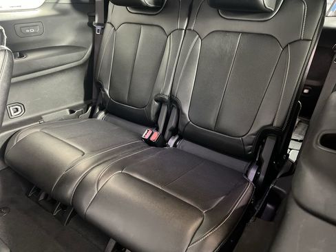 Used 2024 Jeep Grand Cherokee L Limited w/ Luxury Tech Group II image 23