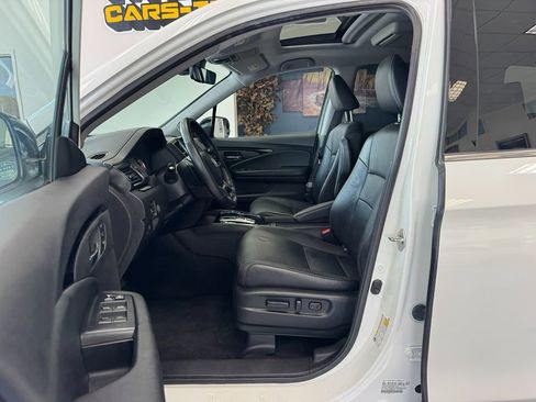 Used 2019 Honda Pilot Touring image 11