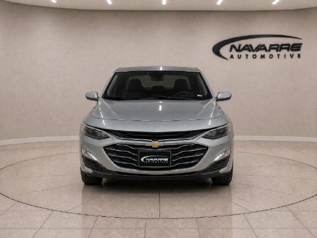 Used 2024 Chevrolet Malibu LT FWD image 2
