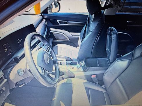 Used 2025 Kia Telluride S AWD/4WD image 6