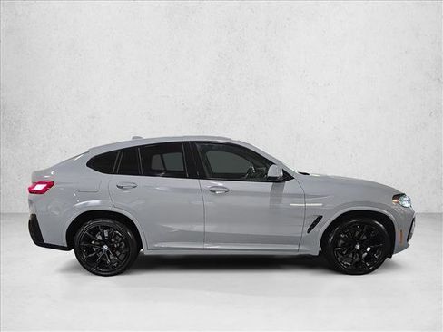 Used 2024 BMW X4 xDrive30i w/ Premium Package AWD/4WD image 4