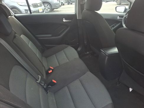 Used 2017 Kia Forte LX image 15