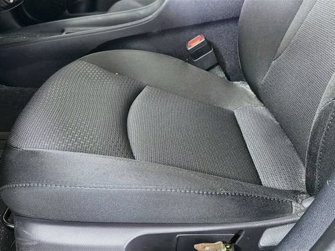 Used 2022 Toyota Prius LE FWD image 22