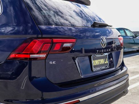 Certified 2022 Volkswagen Tiguan SE image 9