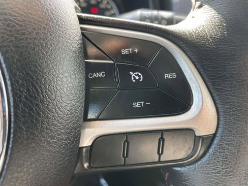 Used 2016 Jeep Renegade Trailhawk image 16