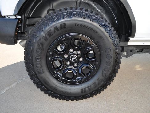 Used 2022 Ford Bronco Wildtrak image 34