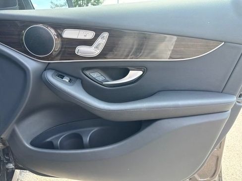 Used 2018 Mercedes-Benz GLC 300 4MATIC image 46