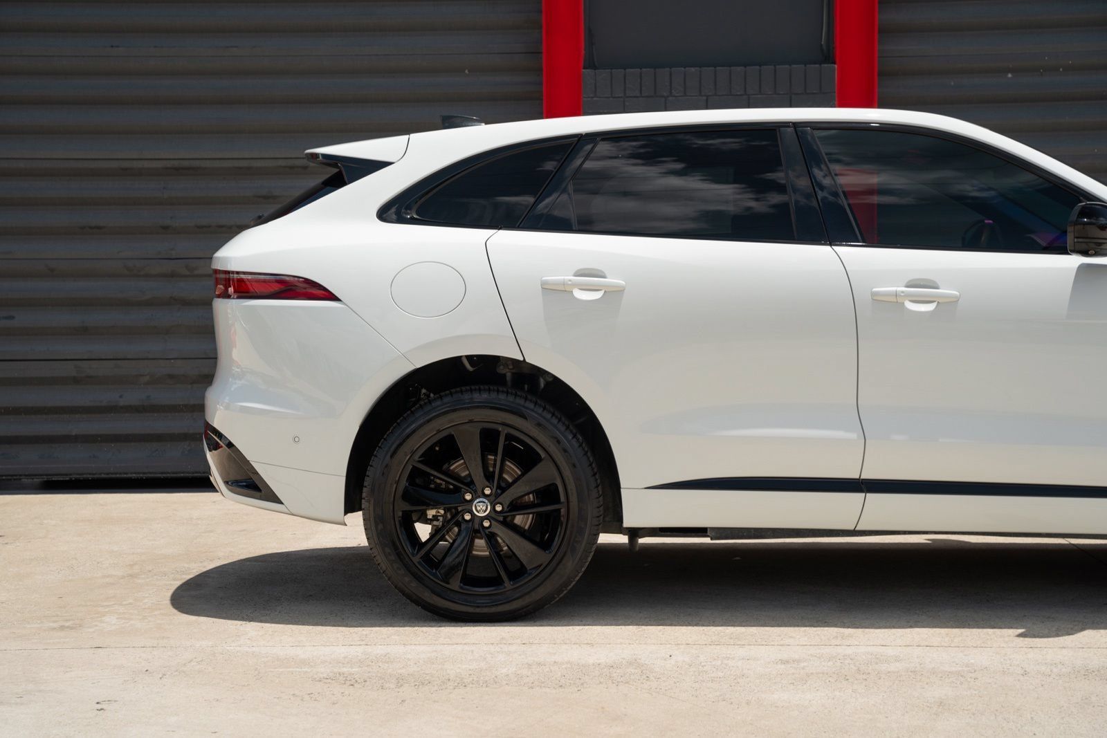Used 2025 Jaguar F-PACE R-Dynamic S AWD/4WD image 3