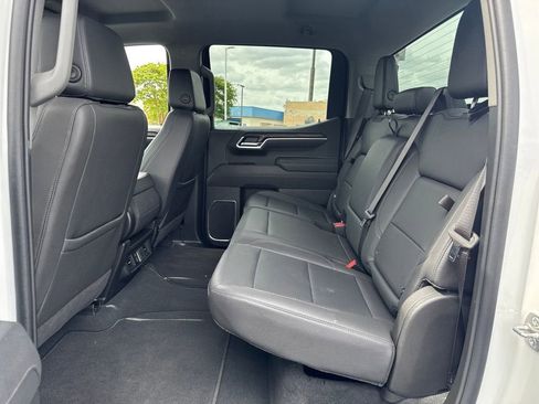Used 2025 GMC Sierra 1500 SLT AWD/4WD image 17
