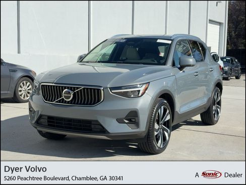 Certified 2023 Volvo XC40 B5 Plus w/ Climate Package image 1
