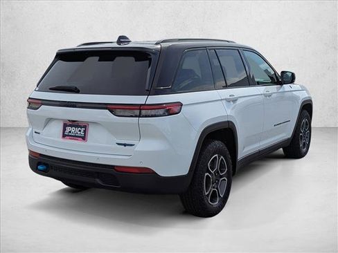 Used 2022 Jeep Grand Cherokee Trailhawk AWD/4WD image 4