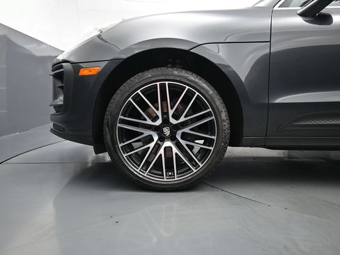 Used 2025 Porsche Macan AWD/4WD image 4