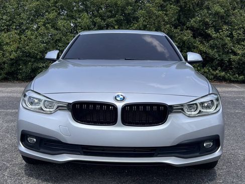 Used 2018 BMW 320i xDrive Sedan w/ Convenience Package AWD/4WD image 11