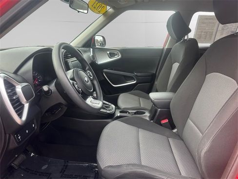 Used 2021 Kia Soul LX image 9