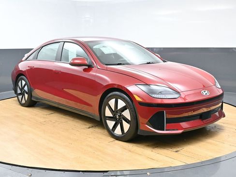 Used 2024 Hyundai Ioniq 6 SE RWD image 3