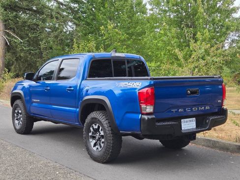 Used 2016 Toyota Tacoma TRD Off-Road w/ Towing Package AWD/4WD image 5