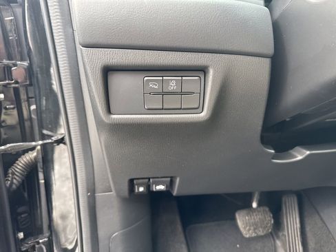 Used 2021 MAZDA CX-5 Touring image 17