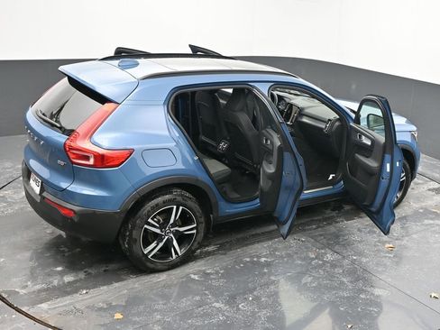 Used 2024 Volvo XC40 B5 Core image 62