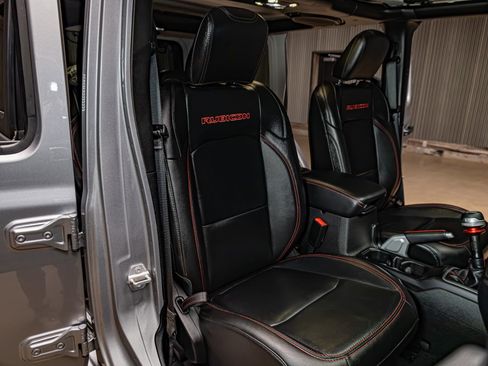 Used 2019 Jeep Wrangler Unlimited Rubicon image 24