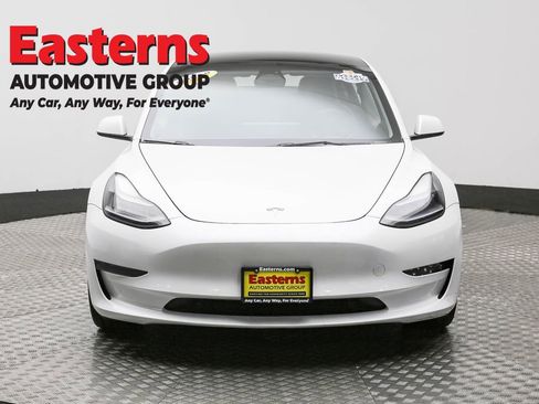 Used 2023 Tesla Model 3 Standard Range image 2