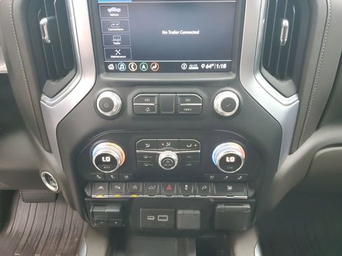Used 2020 GMC Sierra 1500 SLT image 40