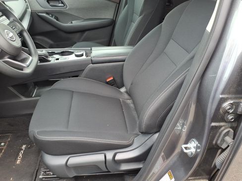 Used 2023 Nissan Rogue S AWD/4WD image 8
