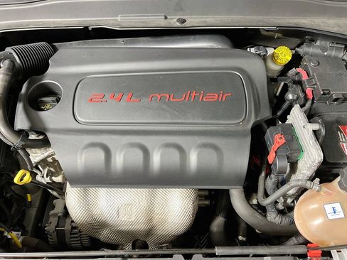 Used 2017 Jeep Renegade Latitude FWD image 26