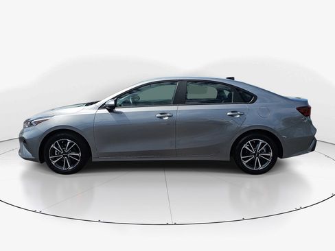 Used 2023 Kia Forte LXS FWD image 7