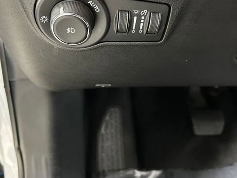 Used 2024 Jeep Compass Limited image 13